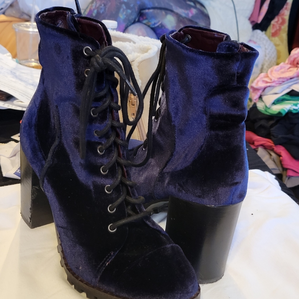 Velvet Report Signature Boots